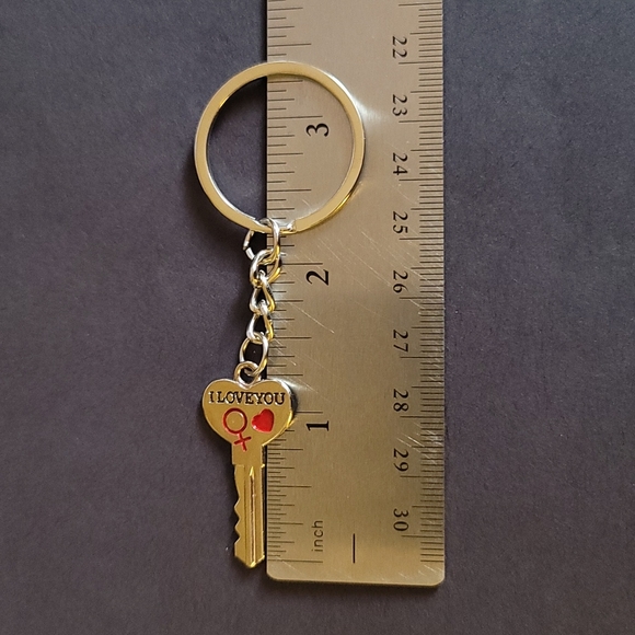 2 pcs Heart and Key Pendant Keychain - Picture 3 of 5